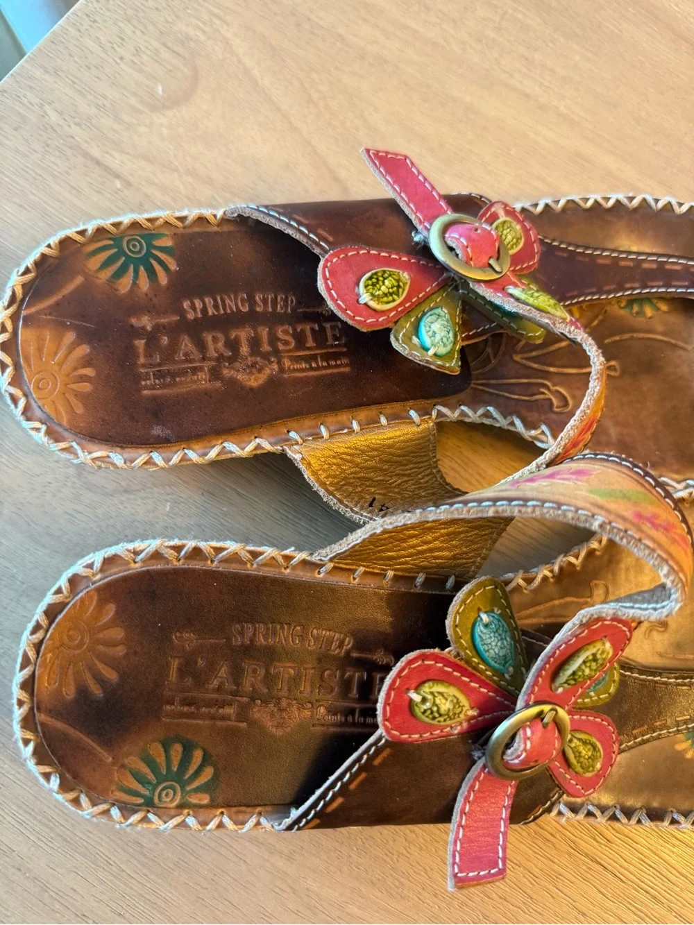 Womens Brown Floral L'Artiste Santorini Sandals, size 41